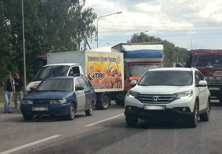 В Тульской области произошло массовое ДТП с бетономешалкой и хлебовозом.jpg