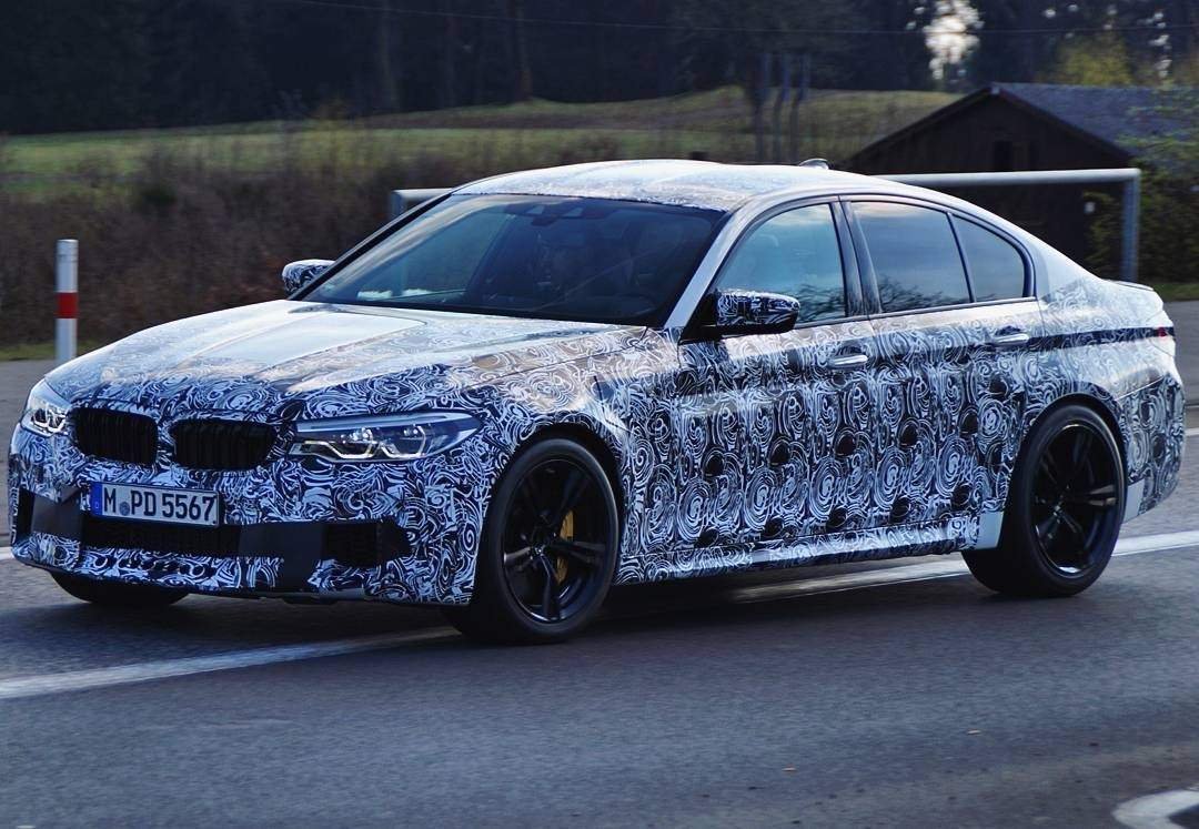 BMW M5 засняли на тестах на Нюрбургринге.jpg