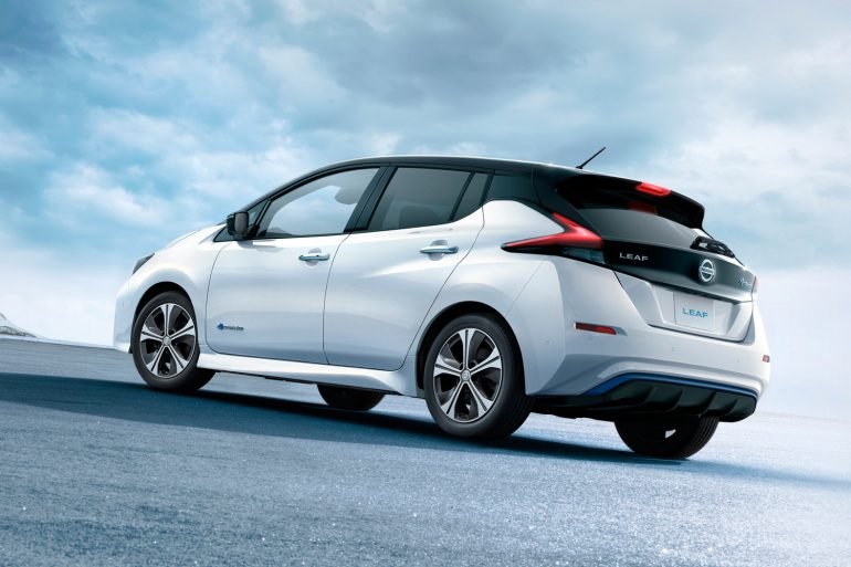 Nissan Leaf 2018 премьера.jpg