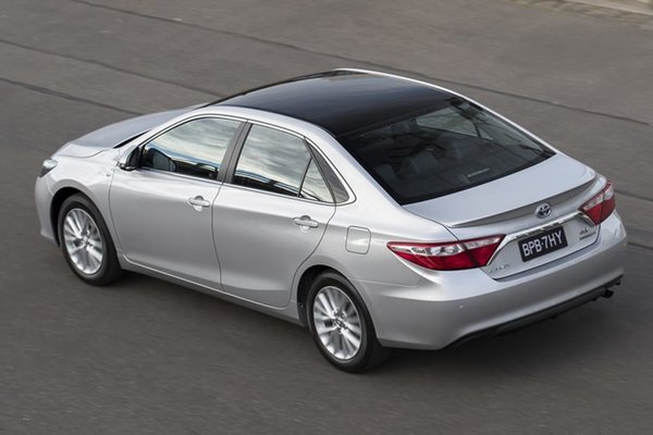 Серебристый окрас и черная крыша %22прощальной%22 Toyota Camry.jpeg