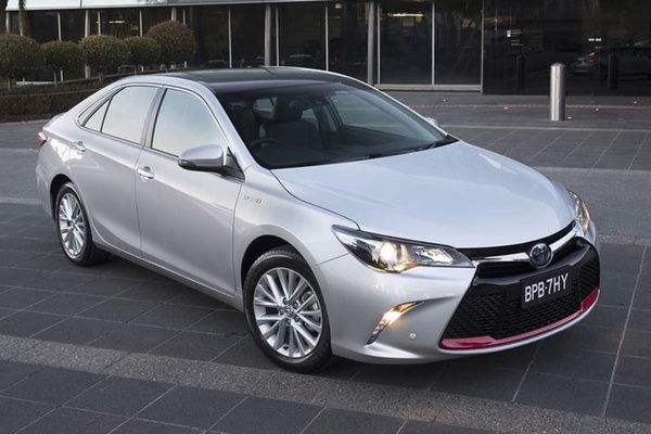 Toyota Camry Commemorative Edition 2017.jpeg
