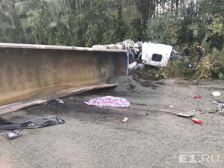 Восемь человек погибли в жутком ДТП в Свердловской области (1).jpeg