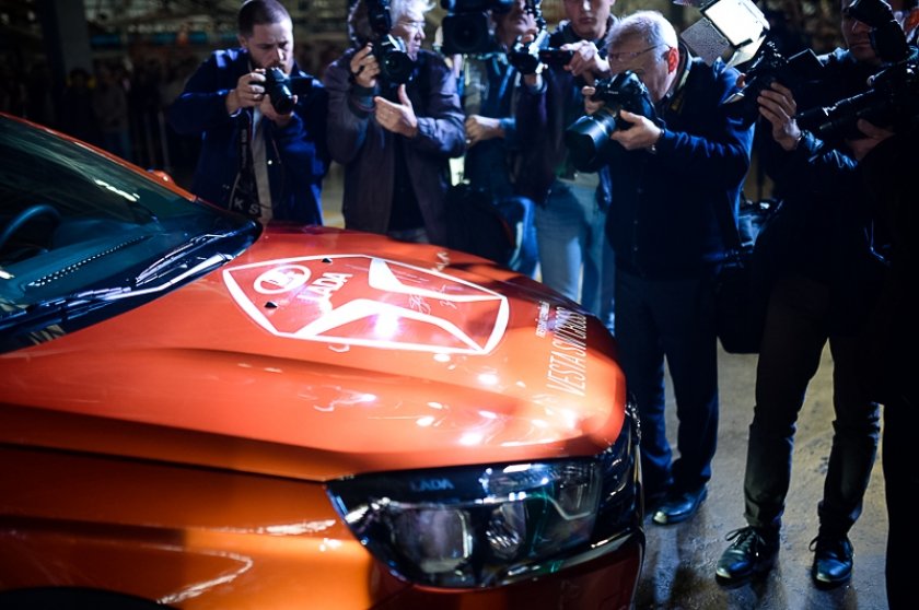 11 сентбяря 2017 г. стартовало производство LADA Vesta SW и LADA Vesta SW Cross 2.jpg
