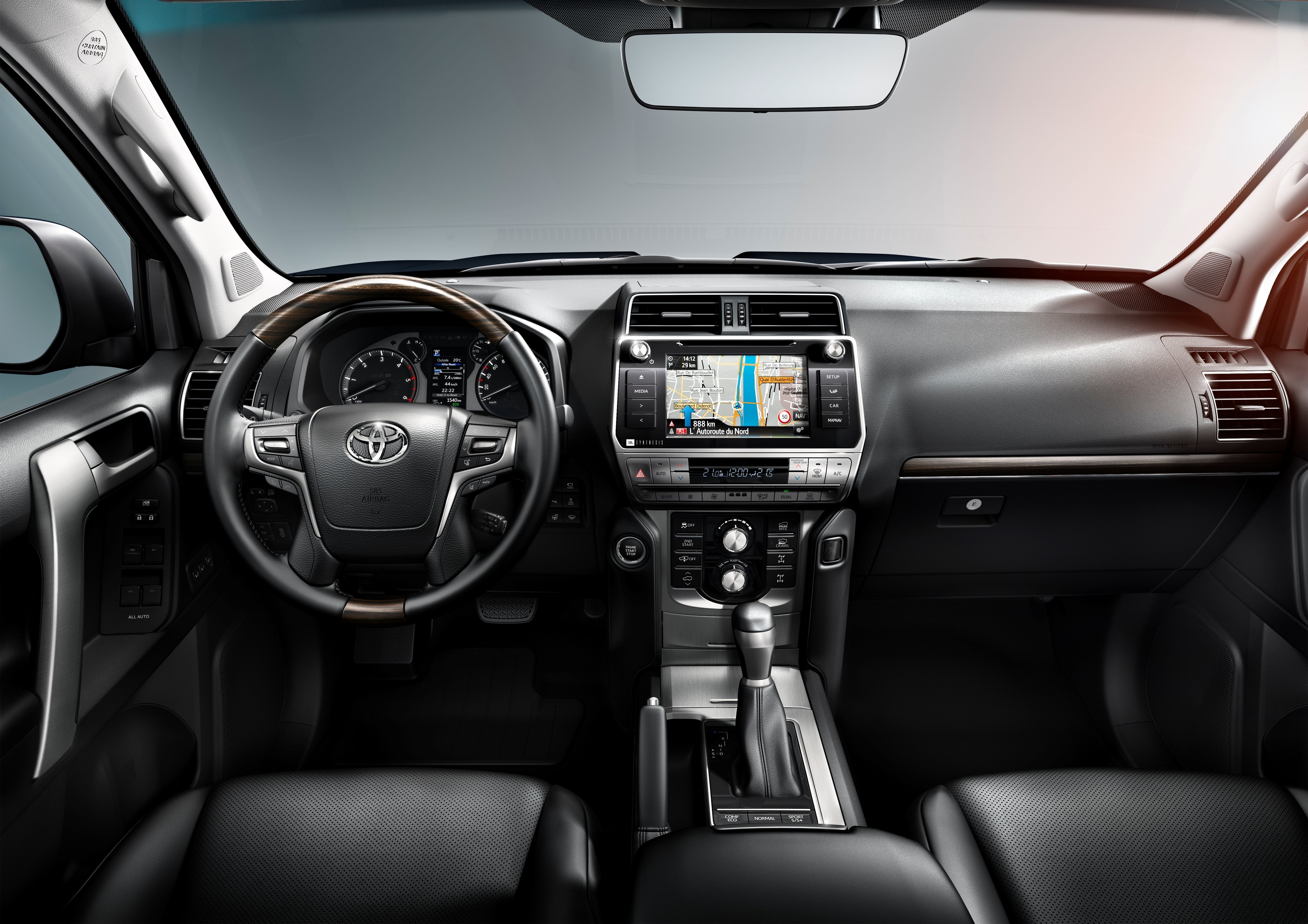 Toyota Land Cruiser Prado интерьер салона