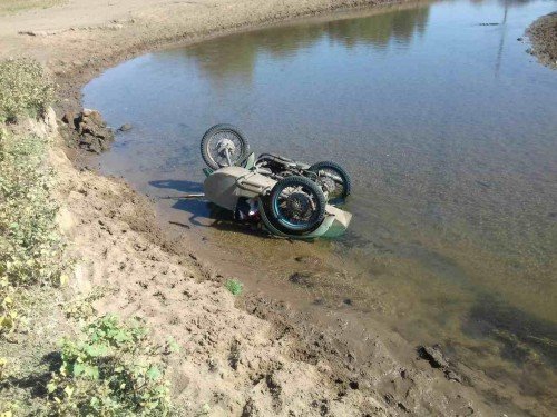 В Ташлинском районе мотоциклист погиб, опрокинувшись в реку.jpg