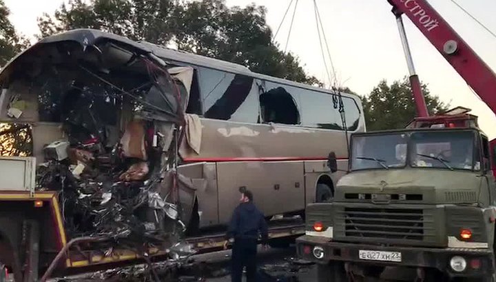 Водитель автобуса, попавшего в ДТП на Кубани, мог уснуть за рулем.jpg