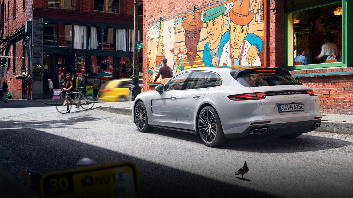 Porsche Panamera Turbo S E-Hybrid Sport Turismo.jpg