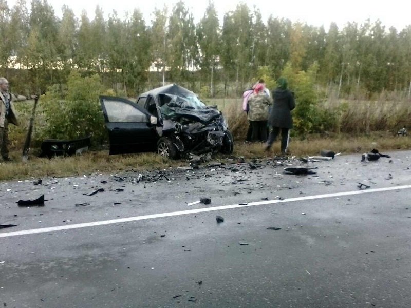 На трассе в Ульяновской области столкнулись «Гранта» и Volkswagen – погибли двое (2).jpg