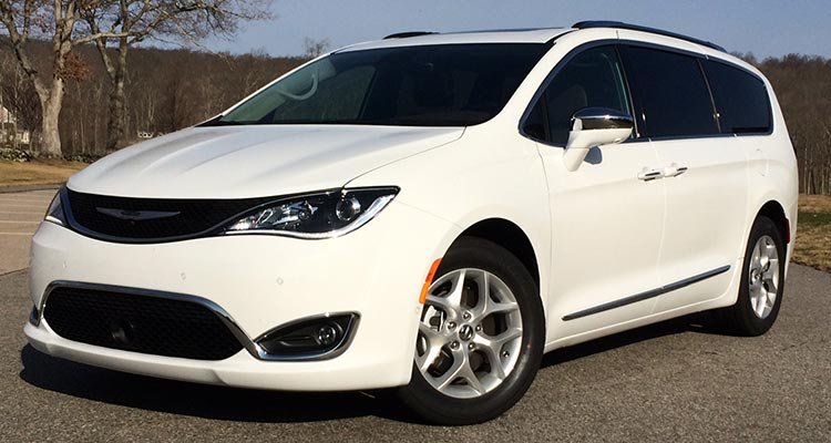 Белый Chrysler Pacifica