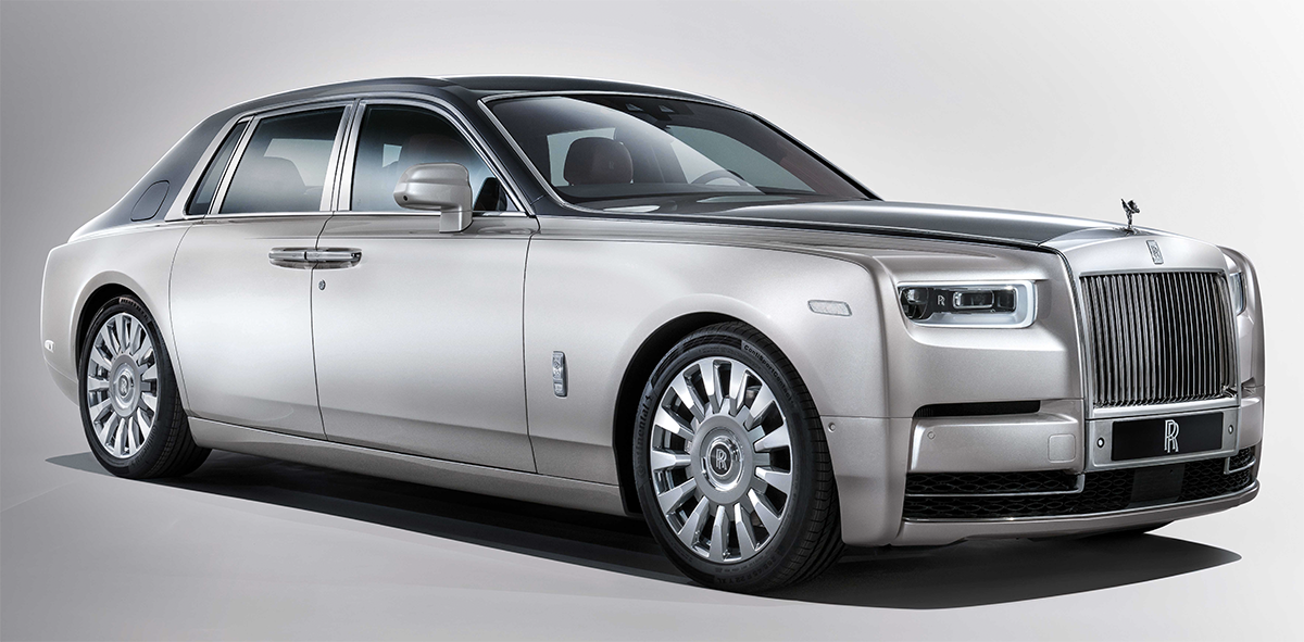 Rolls-Royce Phantom VIII  белый