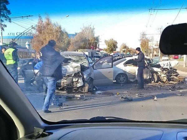 Два человека погибли в лобовом ДТП в Новосибирске (1)