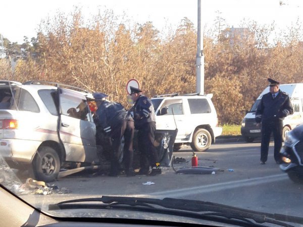 Два человека погибли в лобовом ДТП в Новосибирске (3)