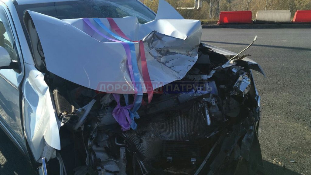 В Уфе свадебный кортеж попал в ДТП – молодожены в больнице В Уфе свадебный кортеж попал в ДТП – молодожены в больнице (1)