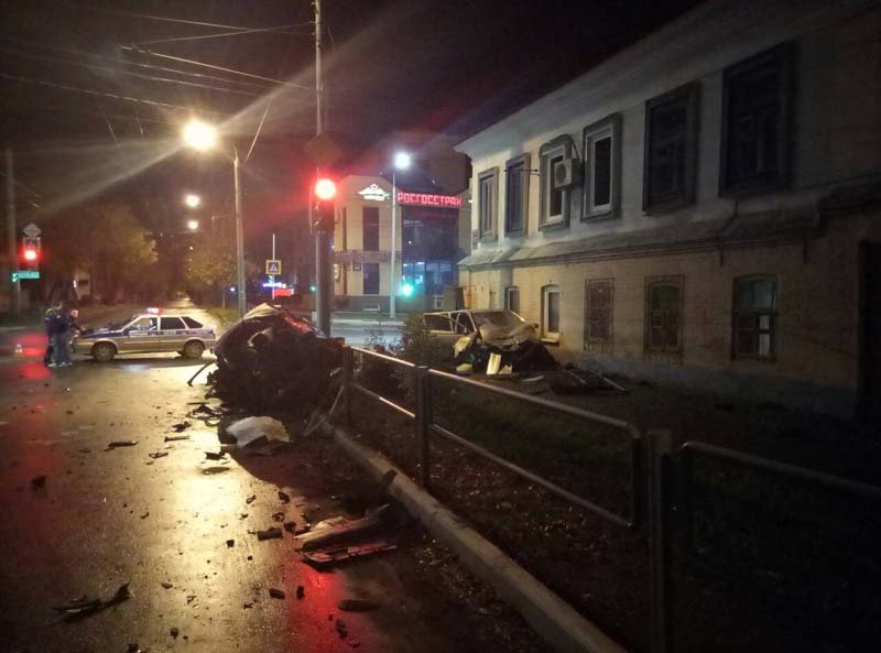 В ночном ДТП в Оренбурге погибла 25-летняя девушка (1)