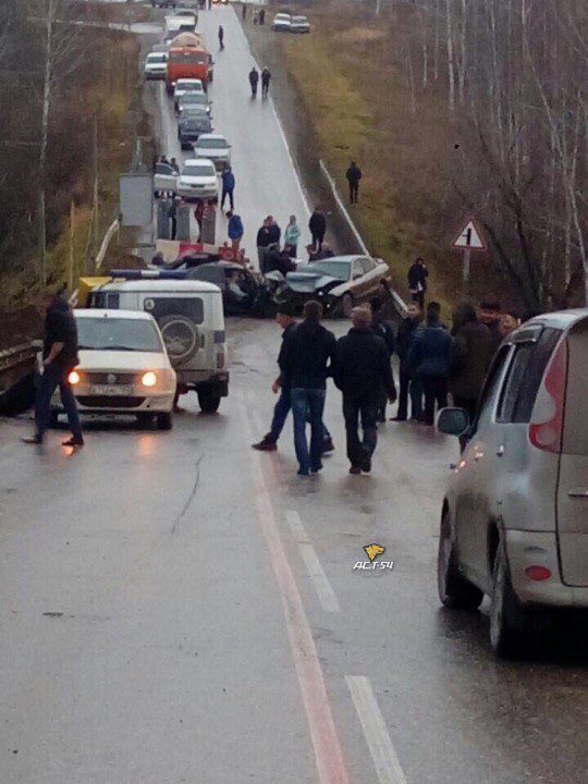 Водитель иномарки погиб в ДТП под Кольцово Водитель иномарки погиб в ДТП под Кольцово (1)