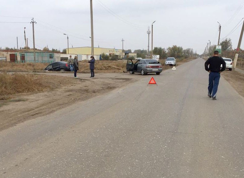 Двое детей пострадали в ДТП в Астраханской области (2)