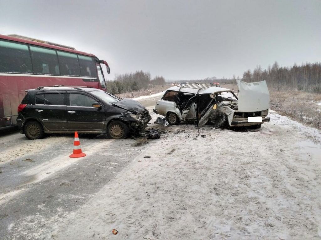 Три человека пострадали в ДТП на Арамильском тракте (3)