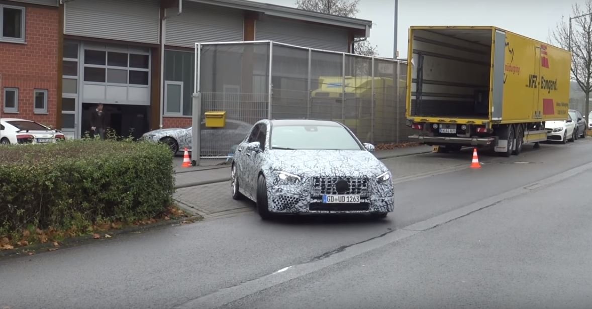 В Сети появилось видео с тестов нового Mercedes-Benz A-Class