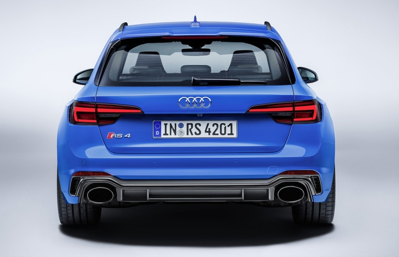 Audi RS 4 Avant зад