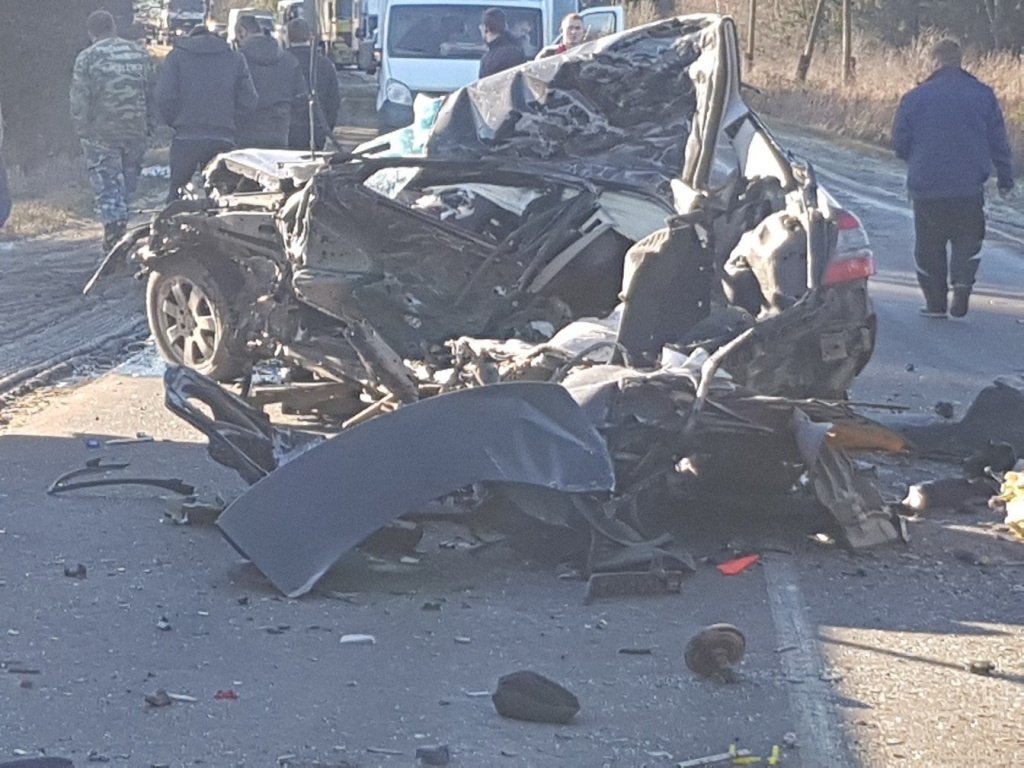 Под Владимиром столкнулись фура и Mercedes – погиб водитель легковушки (4)