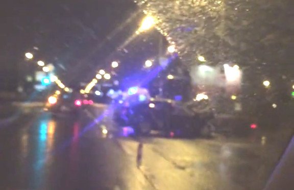 В Петербурге Toyota Camry влетела в грузовик – погиб водитель (2)
