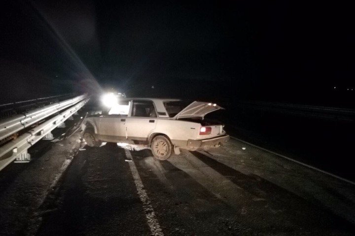 В Саратовской области водитель бросил машину с ранеными пассажирами сбежал с места ДТП