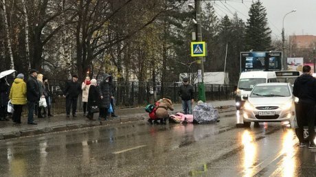 В Пензе иномарка сбила женщину с ребенком В Пензе иномарка сбила женщину с ребенком