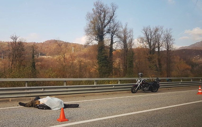 В Сочи в ДТП погиб мотоциклист В Сочи в ДТП погиб мотоциклист (3)