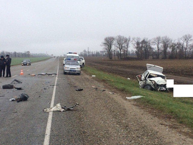 Два человека погибли в ДТП с грузовиком и ВАЗом на Ставрополье (1)