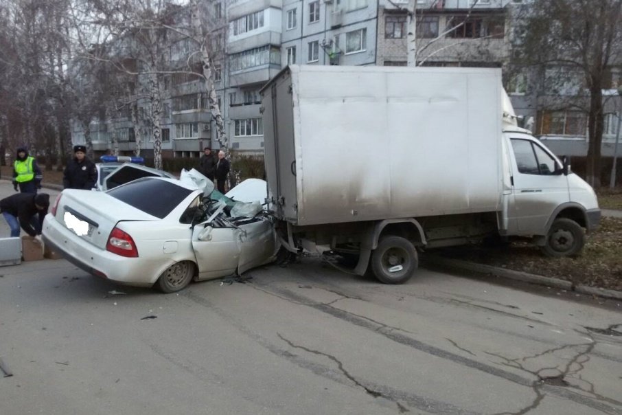 Два человека погибли в ДТП с «Газелью» в Тольятти Два человека погибли в ДТП с «Газелью» в Тольятти