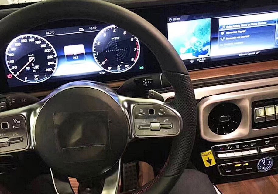 В Сети появились фото салона нового Mercedes-Benz G-Class Gelandewagen В Сети появились фото салона нового Mercedes-Benz G-Class Gelandewagen (1)