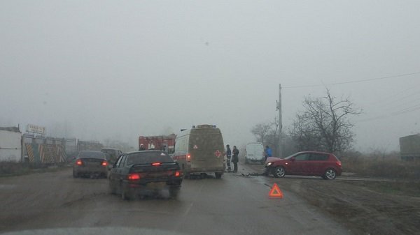 Двое взрослых и ребенок пострадали в ДТП в Волгограде Двое взрослых и ребенок пострадали в ДТП в Волгограде (2)