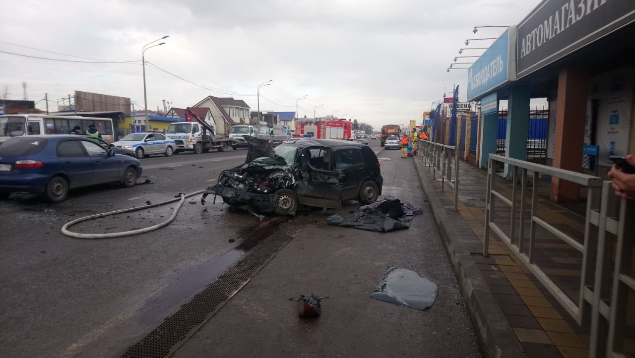 Женщина погибла в ДТП в Краснодаре (3)
