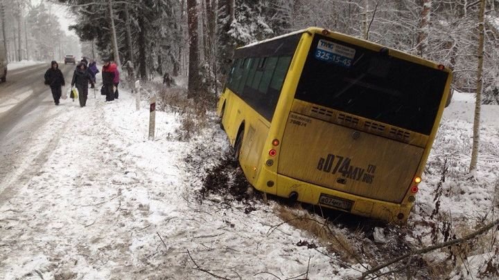 В Курортном районе Петербурга в ДТП с автобусом пострадала женщина В Курортном районе Петербурга в ДТП с автобусом пострадала женщина (1)