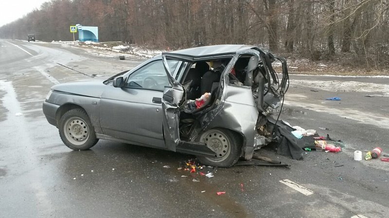 Три человека, включая ребенка, пострадали в ДТП на трассе Липецк-Усмань в Грязинском районе Три человека, включая ребенка, пострадали в ДТП на трассе Липецк-Усмань в Грязинском районе (4)