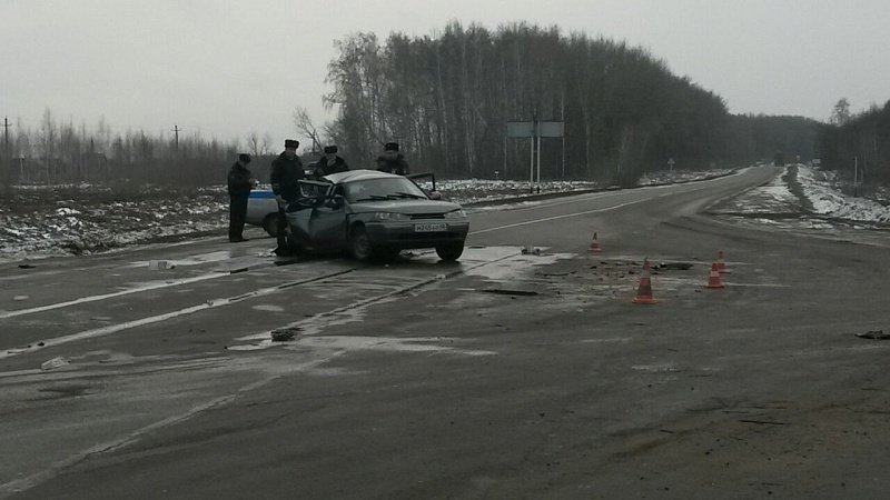 Три человека, включая ребенка, пострадали в ДТП на трассе Липецк-Усмань в Грязинском районе Три человека, включая ребенка, пострадали в ДТП на трассе Липецк-Усмань в Грязинском районе (1)
