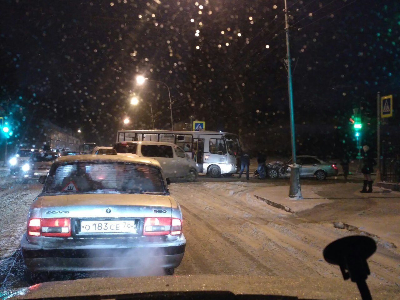 Двое взрослых и ребенок пострадали в ДТП в Пушкине Двое взрослых и ребенок пострадали в ДТП в Пушкине (2)