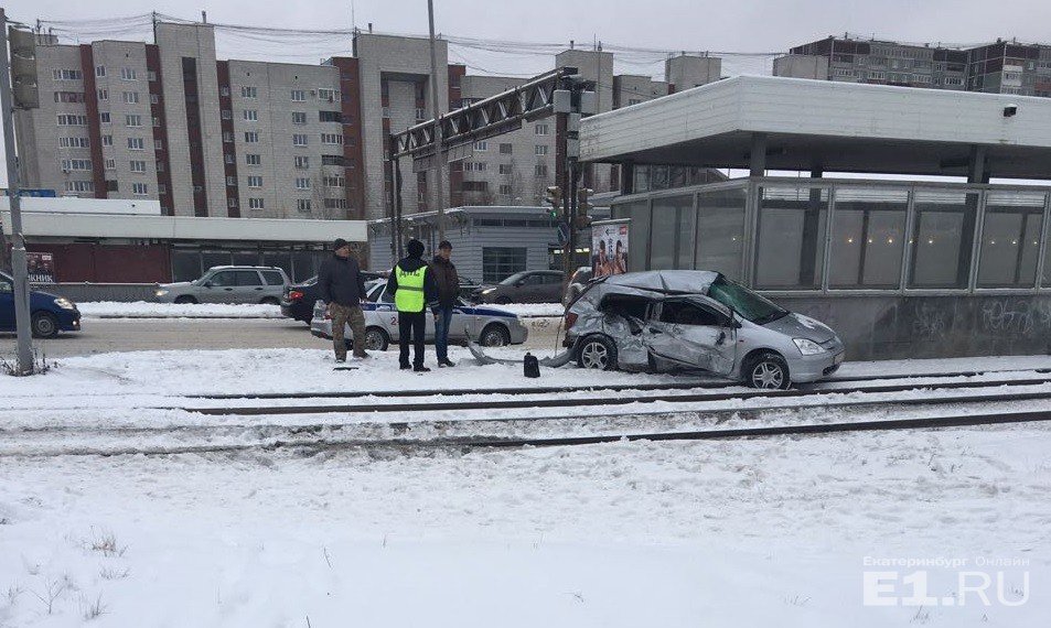 В Екатеринбурге в ДТП с КамАЗом погибла женщина (2)