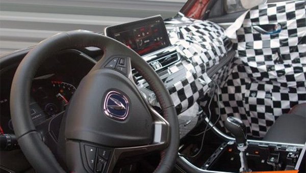 В Сети появились фотографии кроссовера Changan CS75 (5)