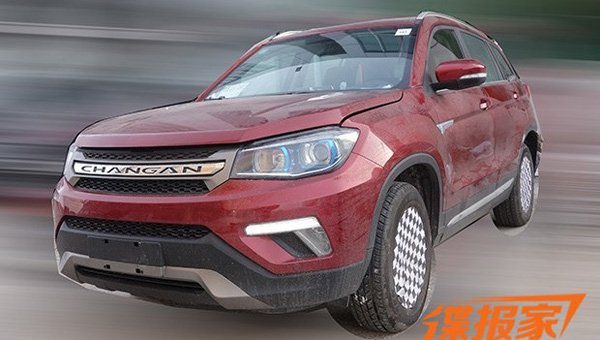 В Сети появились фотографии кроссовера Changan CS75 (3)