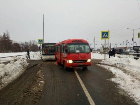 В Самаре маршрутка сбила мальчика на переходе (1)
