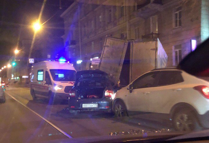В Петербурге в ДТП на Энгельса погиб человек (3)