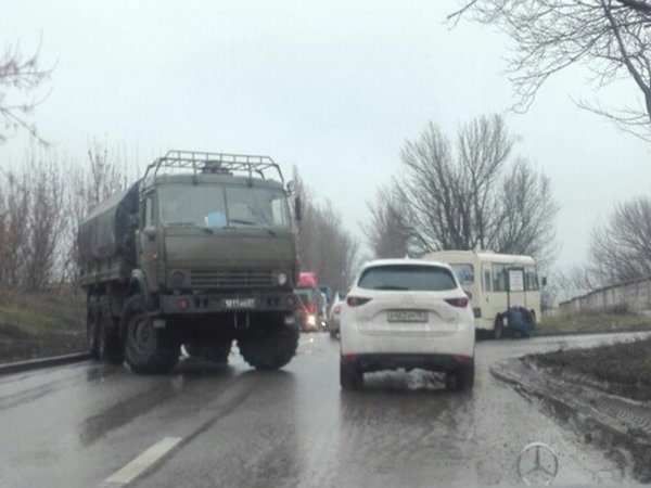 Четыре человека пострадали в ДТП с маршруткой и КамАЗом в Ростове