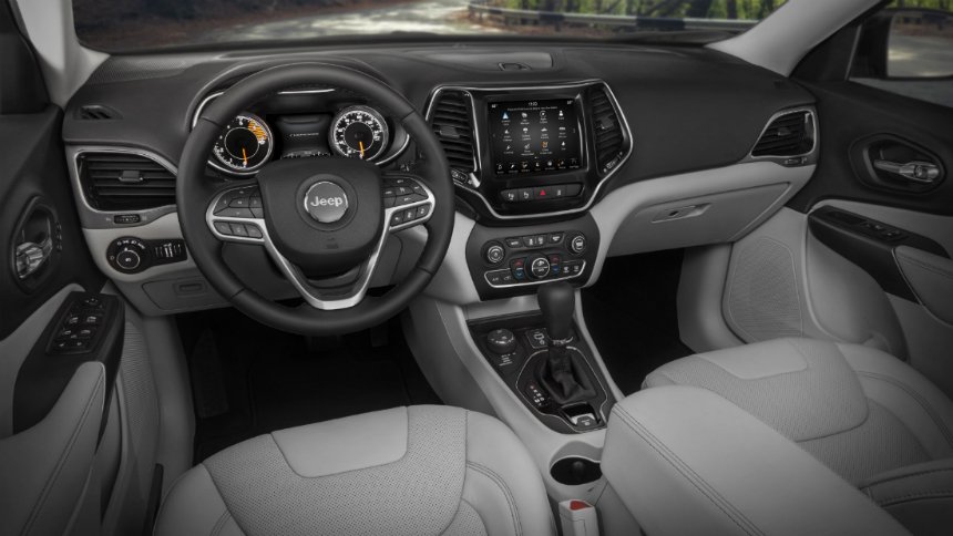 Jeep Cherokee  2018 салон