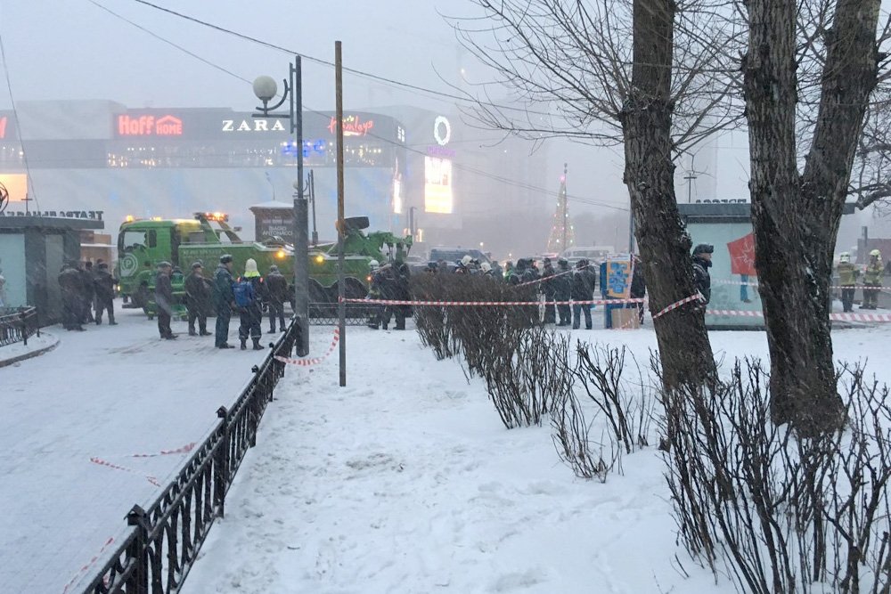 В результате съезда автобуса в переход в Москве погибли люди В результате съезда автобуса в переход в Москве погибли люди (4)