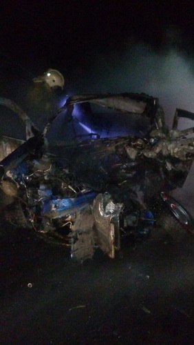 Четыре человека погибли в ДТП с бензовозом в Оренбургской области Четыре человека погибли в ДТП в бензовозом в Оренбургской области (4)