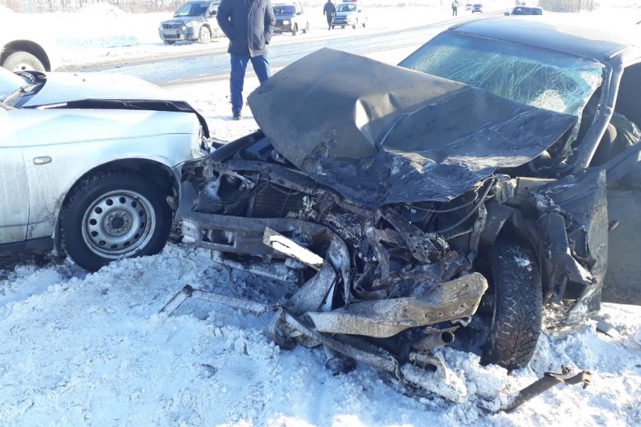 Три человека погибли в массовом ДТП под Самарой Три человека погибли в массовом ДТП под Самарой (1)