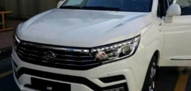 В Сети появились фото рестайлингового SsangYong Stavic