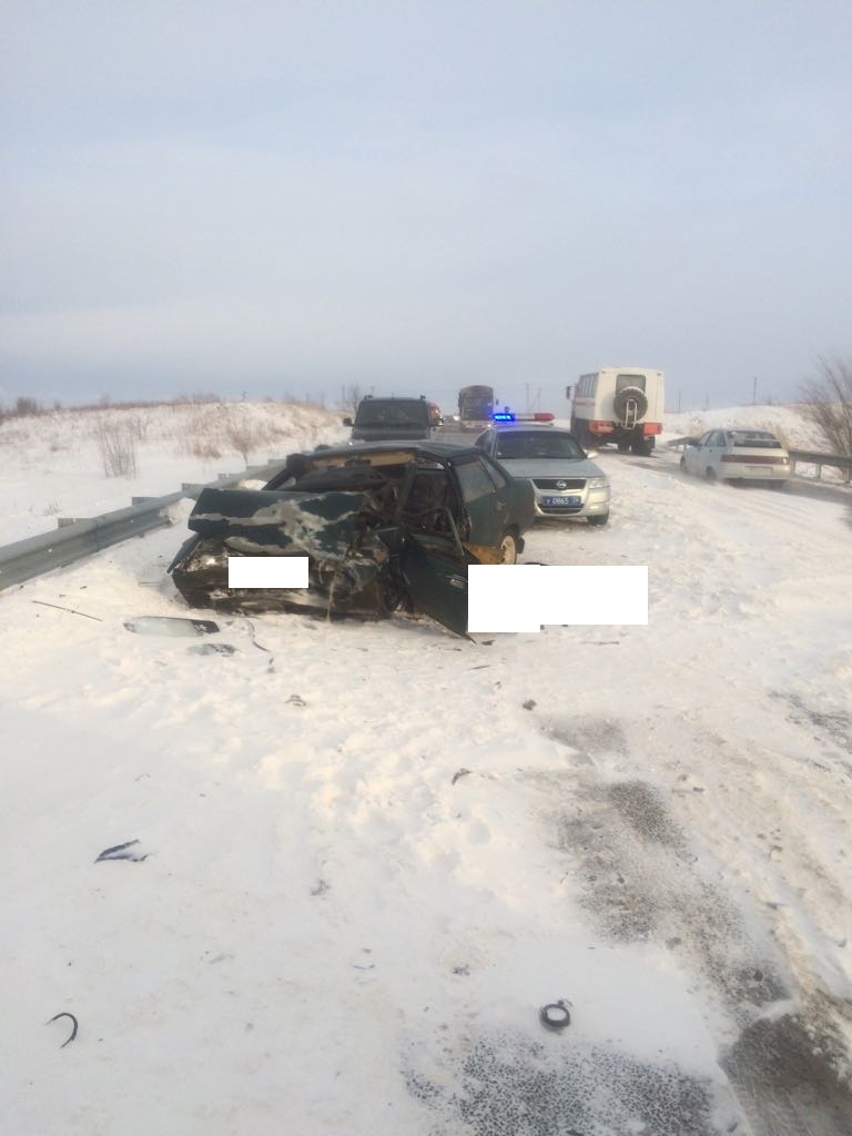В лобовом ДТП на Ставрополье погиб человек В лобовом ДТП на Ставрополье погиб человек (2)
