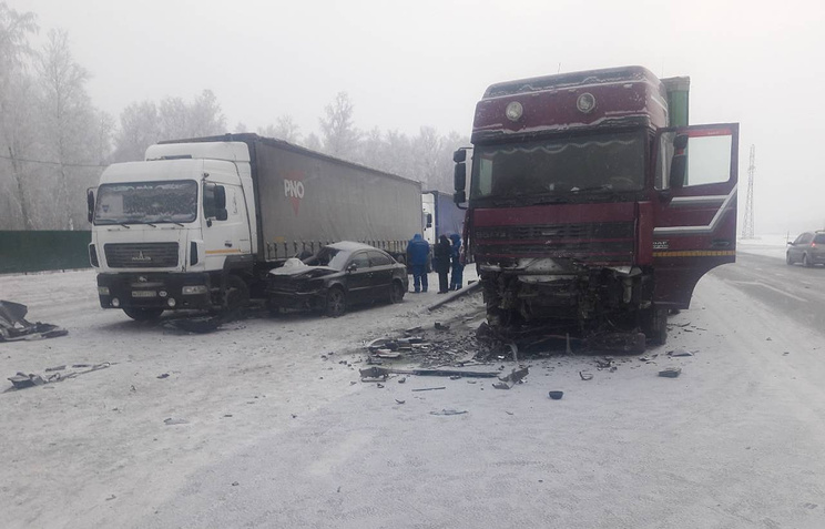 Две девушки погибли в ДТП с грузовиками в Ишимском районе Две девушки погибли в ДТП с грузовиками в Ишимском районе